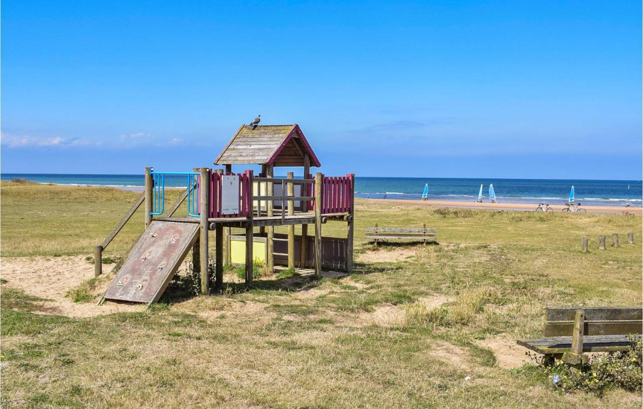 4 Bedroom Cozy Home In Port-En-Bessin-Huppain Dış mekan fotoğraf